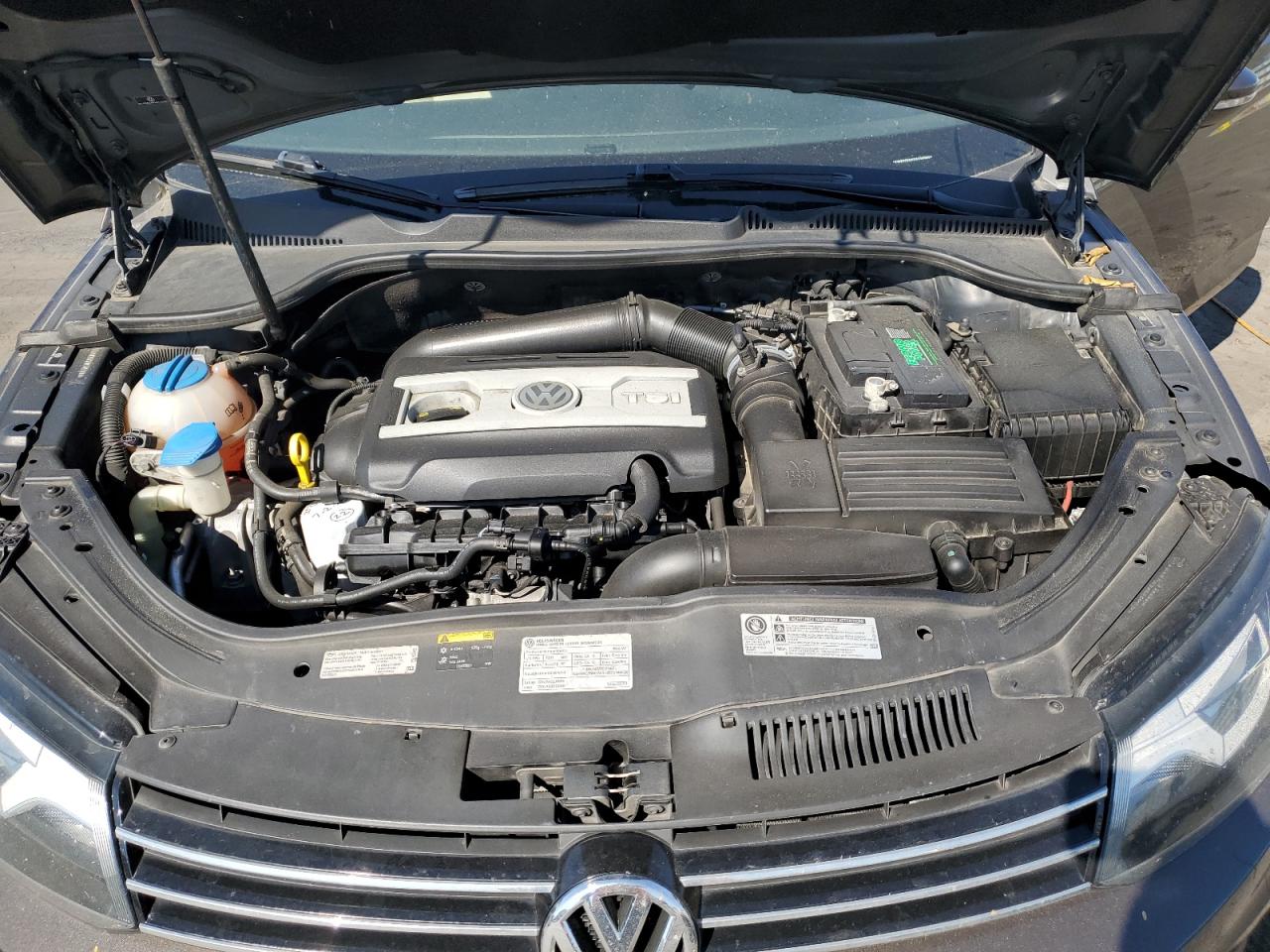 2016 Volkswagen Eos VIN WVWBW8AHXGV000501 Copart auction photo, normal wear damage thumbnail 11