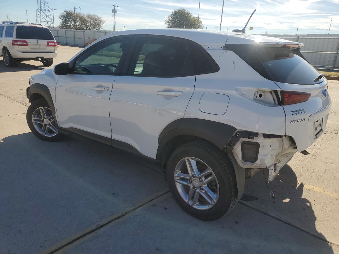 2020 Hyundai Kona VIN KM8K12AA2LU572088 Copart auction photo, front end / rear end damage thumbnail 2