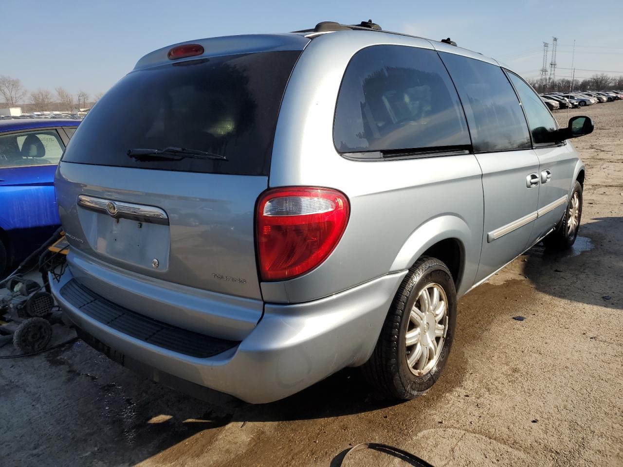 2005 Chrysler Town & Country VIN 2C4GP54L45R268140 Copart auction photo, rear end / minor dent/scratches damage thumbnail 3