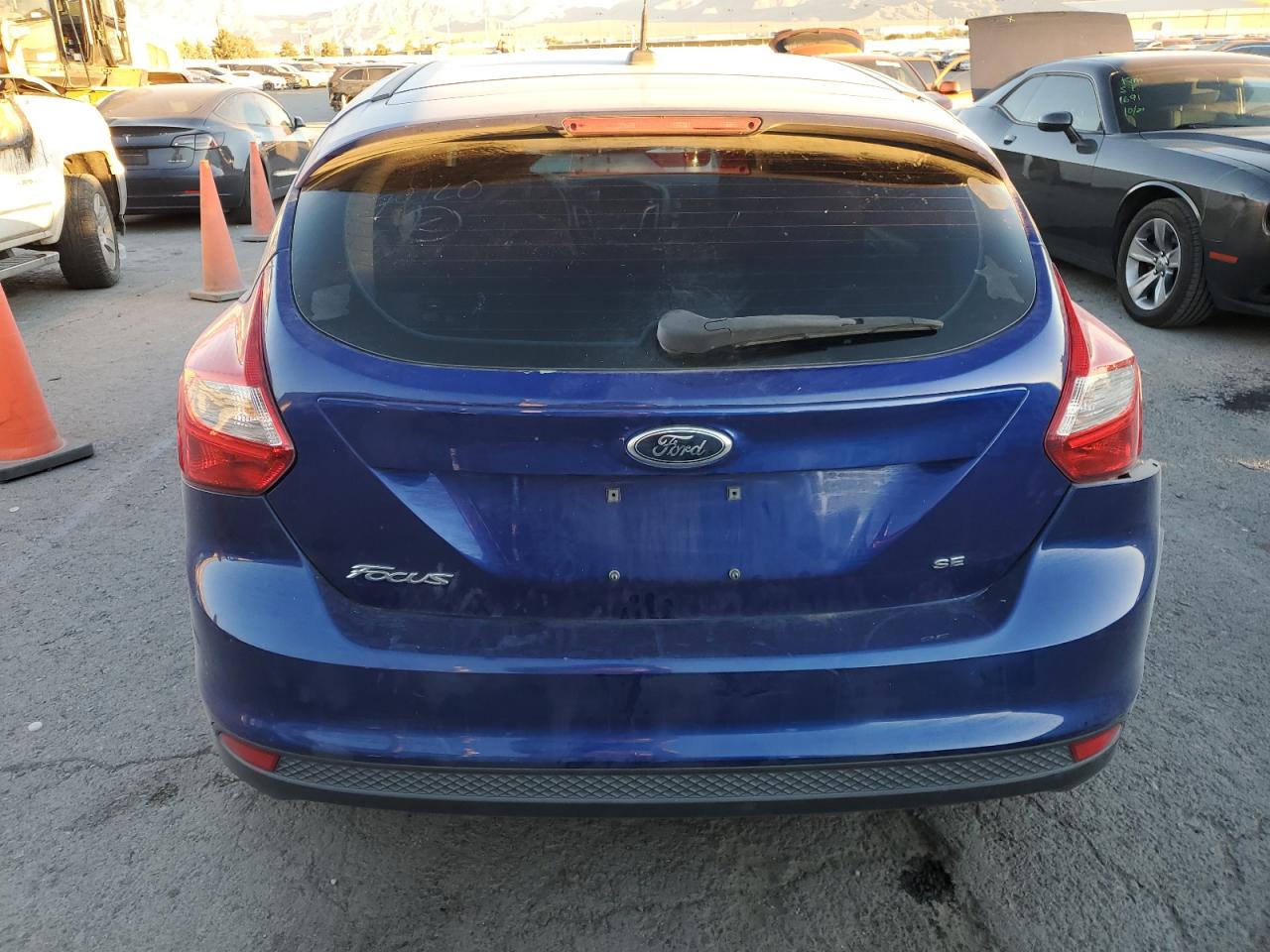 2012 Ford Focus VIN 1FAHP3K25CL321135 Copart auction photo, side / rear end damage thumbnail 6