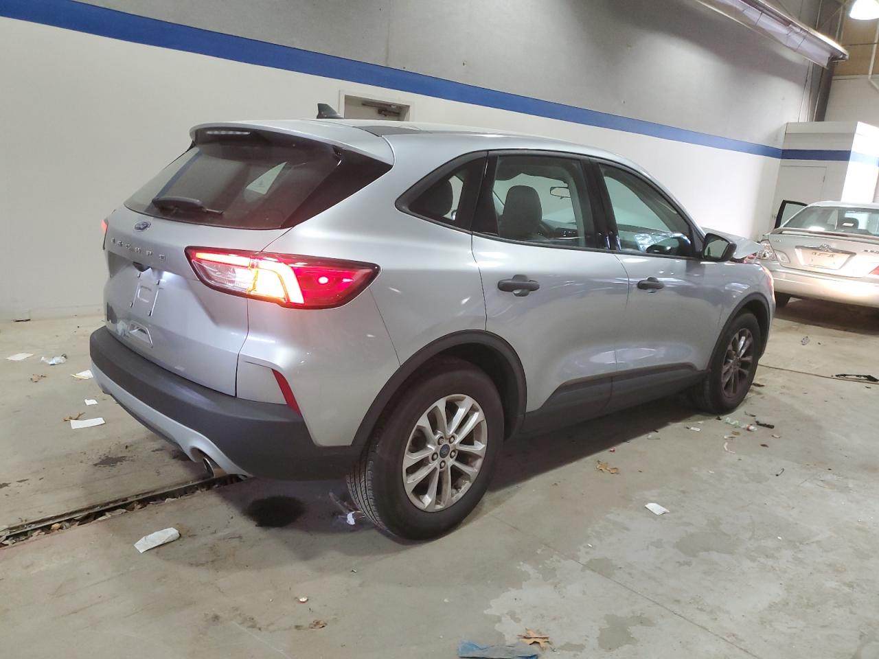 2022 Ford Escape VIN 1FMCU0F65NUB17372 Copart auction photo, front end damage thumbnail 3