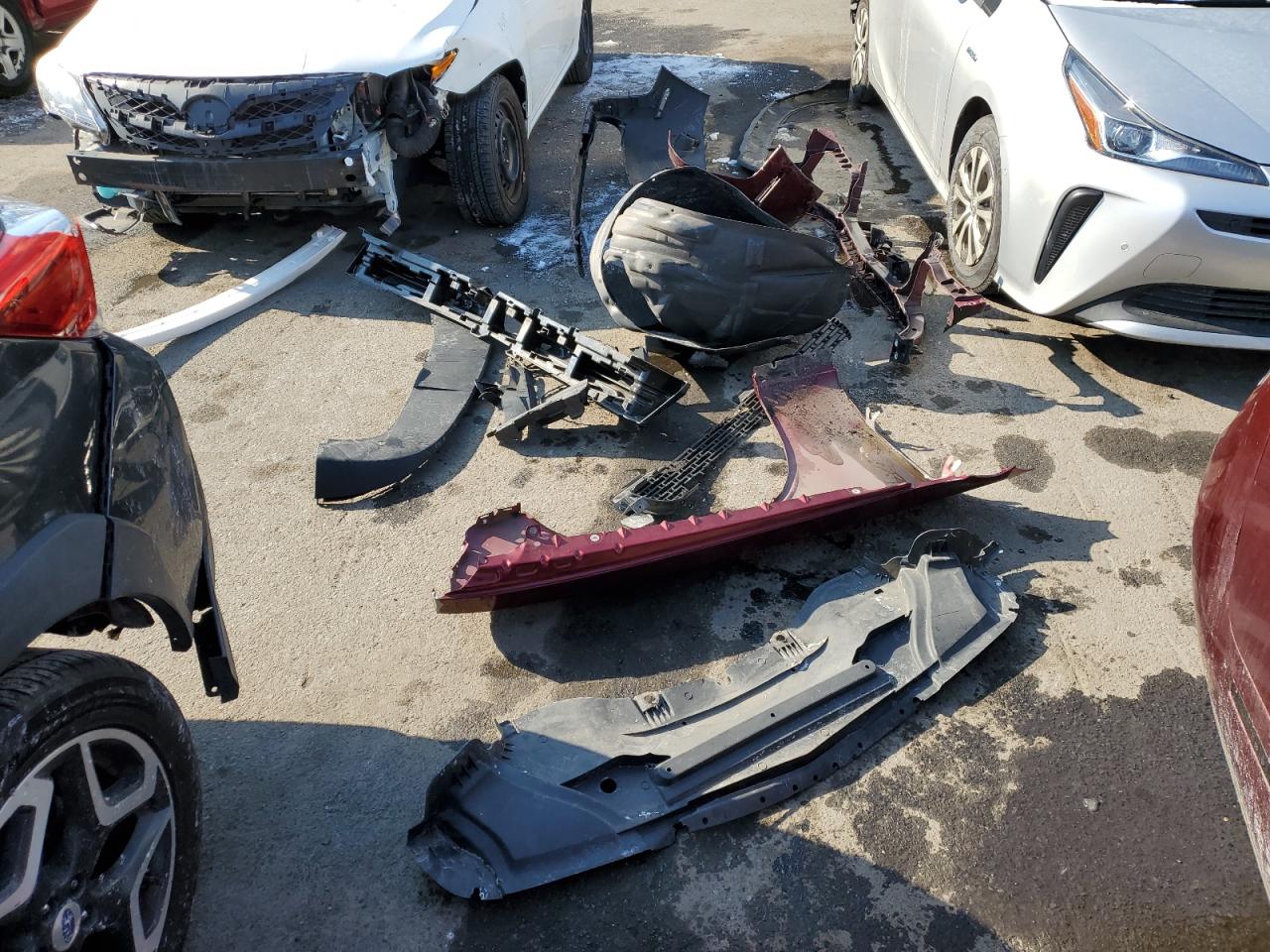 2018 Dodge Challenger VIN 2C3CDZGG6JH209673 Copart auction photo, front end / side damage thumbnail 12