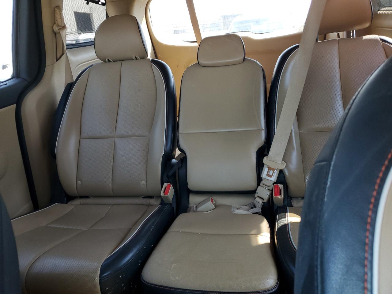 2017 KIA Sedona VIN KNDMB5C13H6247020 Copart auction photo, rear end / minor dent/scratches damage thumbnail 10