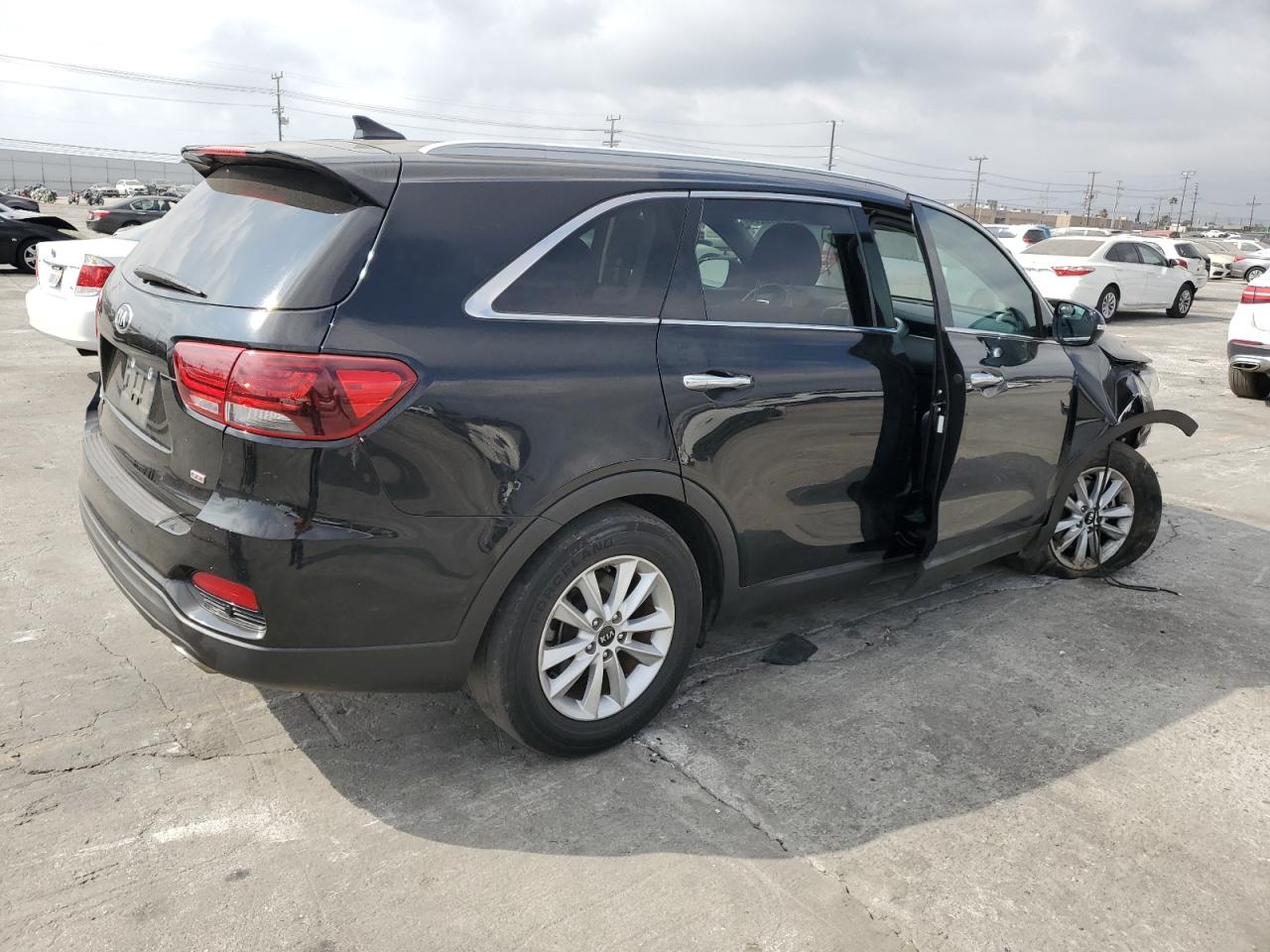2019 KIA Sorento VIN 5XYPG4A3XKG435695 Copart auction photo, front end damage thumbnail 3