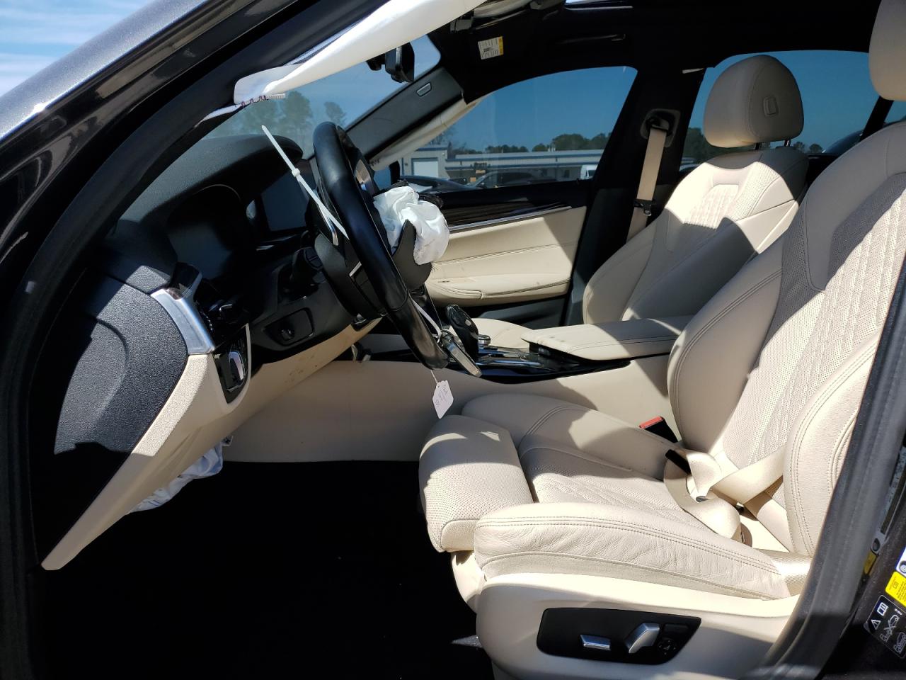 2021 BMW 5er VIN WBA13BJ02MCF10036 Copart auction photo, front end damage thumbnail 7