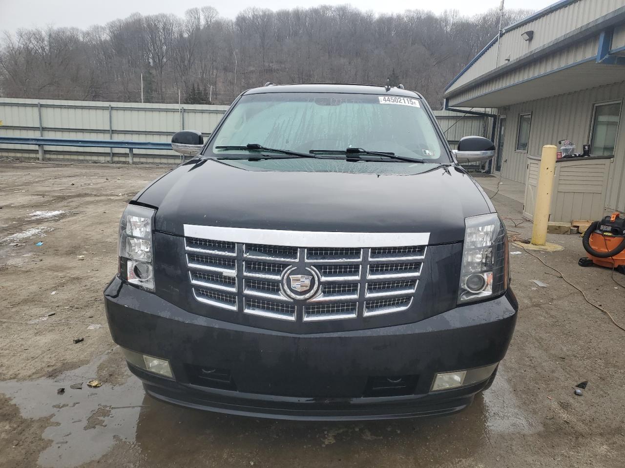 2008 Cadillac Escalade VIN 1GYFK66858R241719 Copart auction photo, front end / side damage thumbnail 5