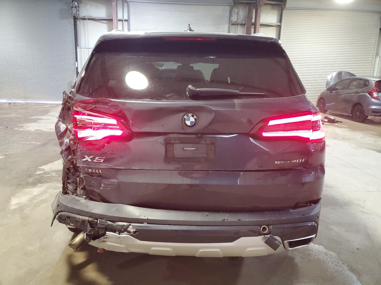 2020 BMW X5 VIN 5UXCR4C00L9C26093 Copart auction photo, rear end / minor dent/scratches damage thumbnail 6