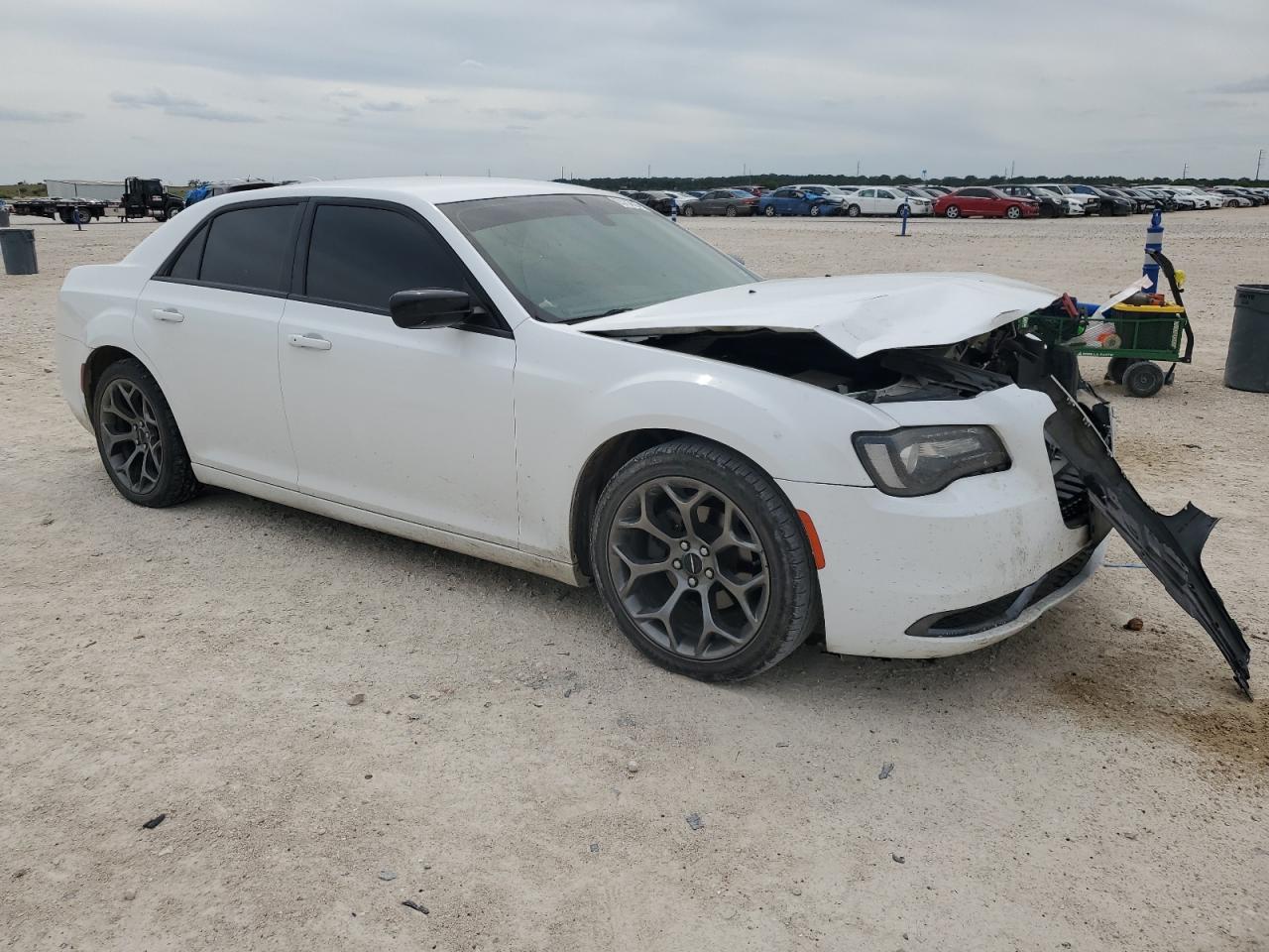 2018 Chrysler 300 VIN 2C3CCAAG8JH275218 Copart auction photo, front end / minor dent/scratches damage thumbnail 4