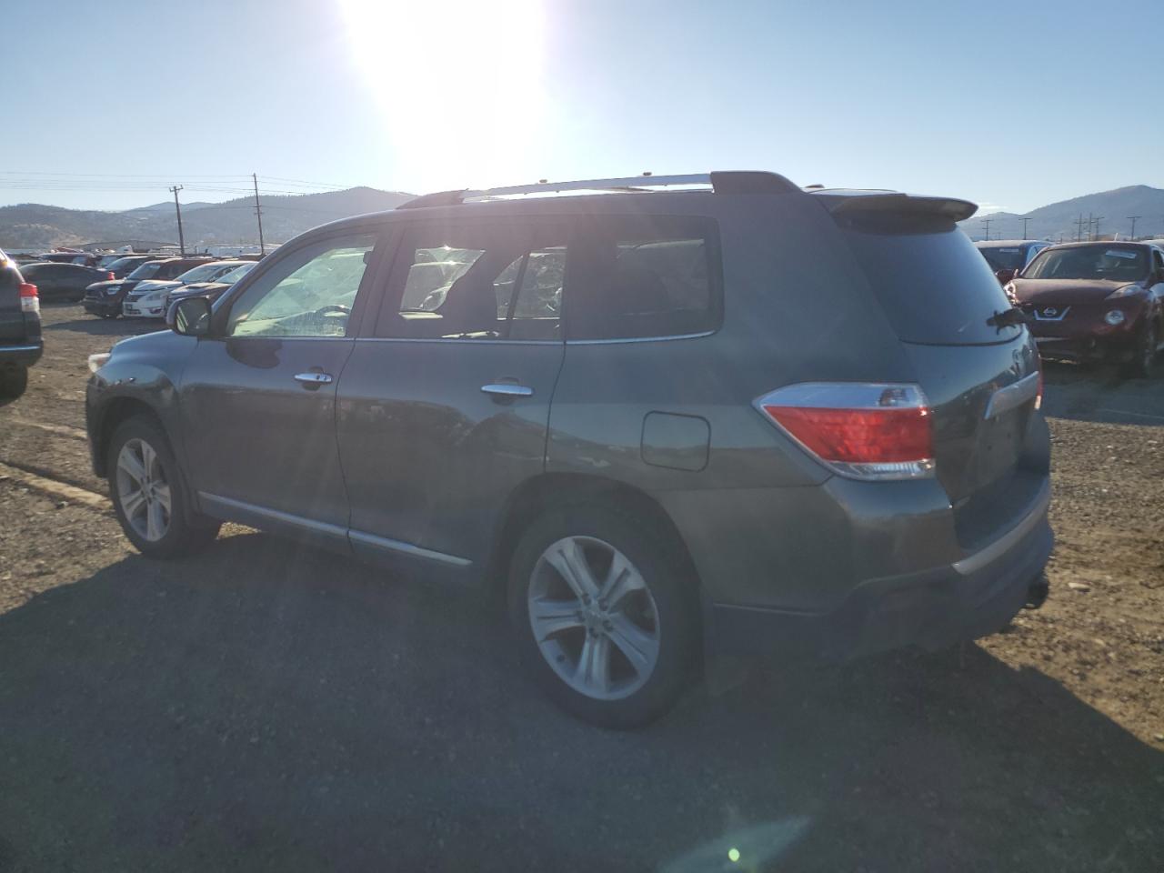 2013 Toyota Highlander VIN 5TDDK3EH4DS232373 Copart auction photo, side / minor dent/scratches damage thumbnail 2
