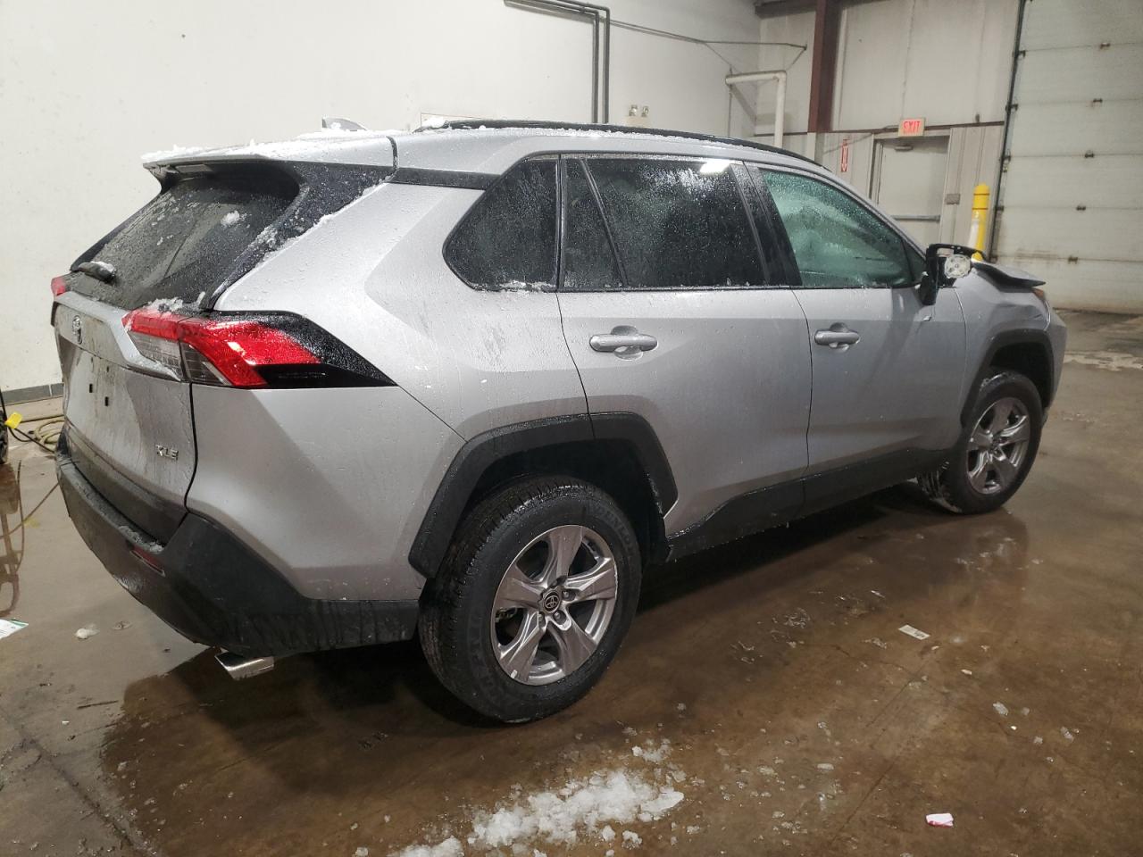 2024 Toyota RAV 4 VIN 2T3W1RFV3RC279386 Copart auction photo, front end / side damage thumbnail 3