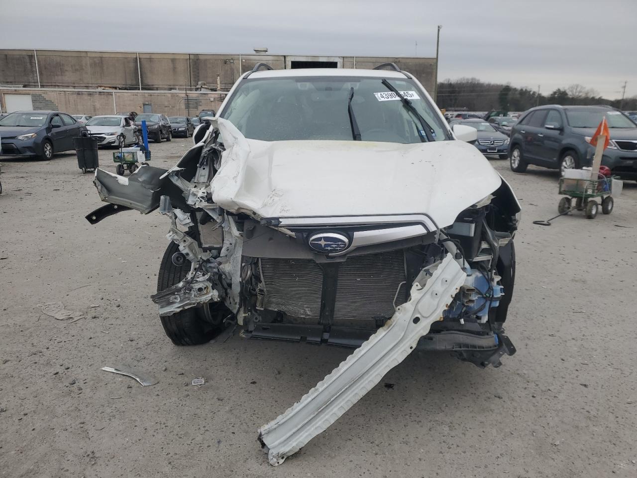 2019 Subaru Forester VIN JF2SKAEC1KH538966 Copart auction photo, front end / minor dent/scratches damage thumbnail 5