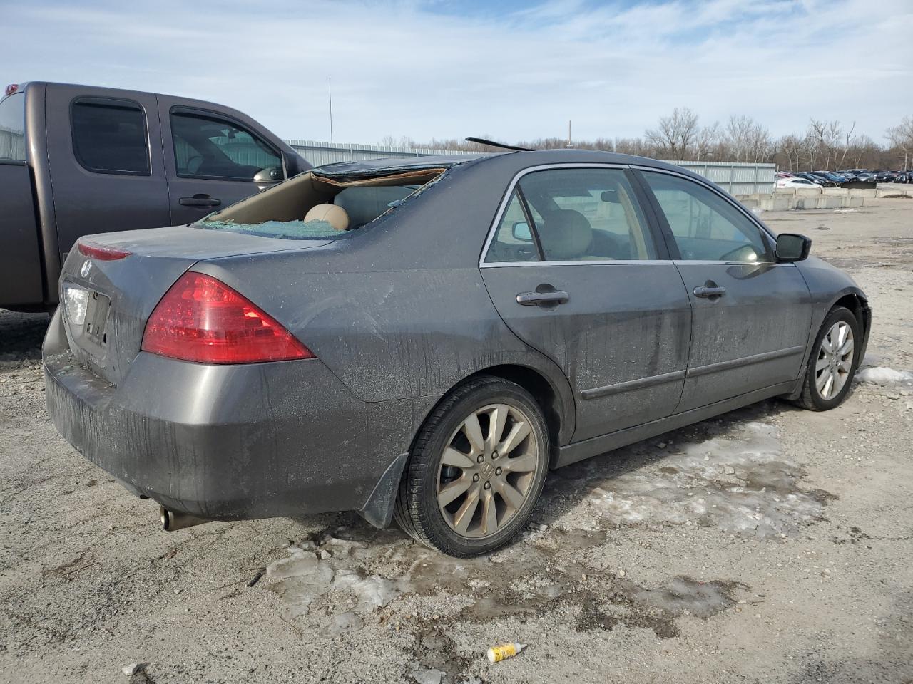 2006 Honda Accord VIN 1HGCM66526A043749 Copart auction photo, top/roof / front end damage thumbnail 3