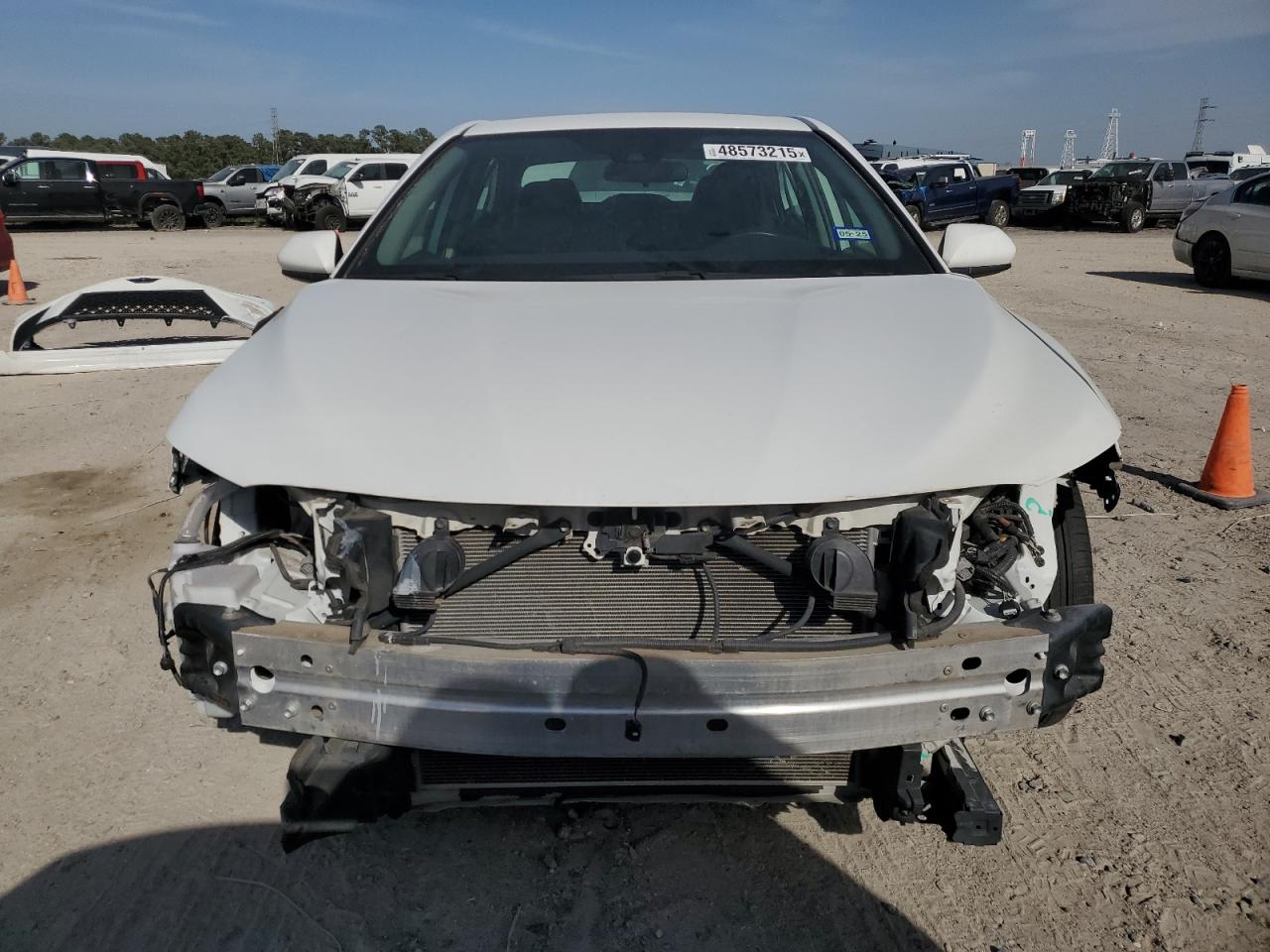 2019 Toyota Camry VIN 4T1B11HK5KU252853 Copart auction photo, front end / minor dent/scratches damage thumbnail 5