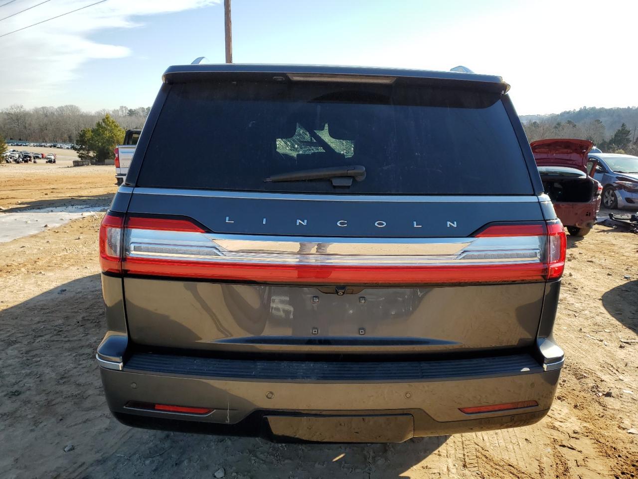 2018 Lincoln Navigator VIN 5LMJJ3LT5JEL03216 Copart auction photo, front end / side damage thumbnail 6