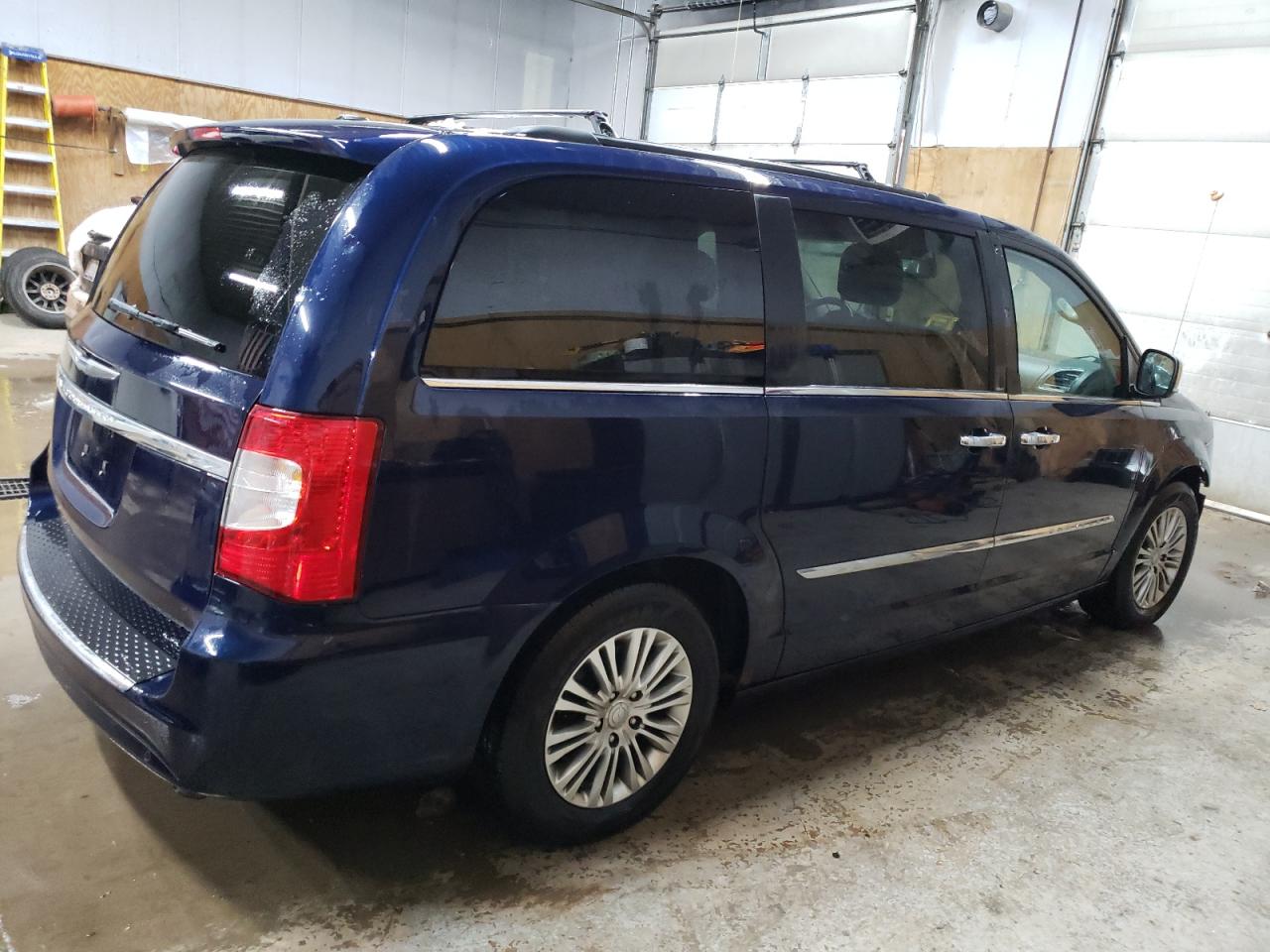 2013 Chrysler Town & Country VIN 2C4RC1CG1DR735045 Copart auction photo, front end / minor dent/scratches damage thumbnail 3