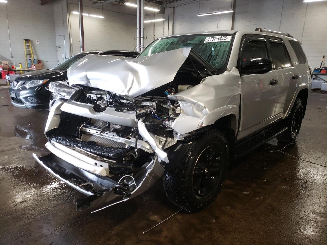 2019 Toyota 4Runner VIN JTEBU5JR4K5681367 - Copart auction photo