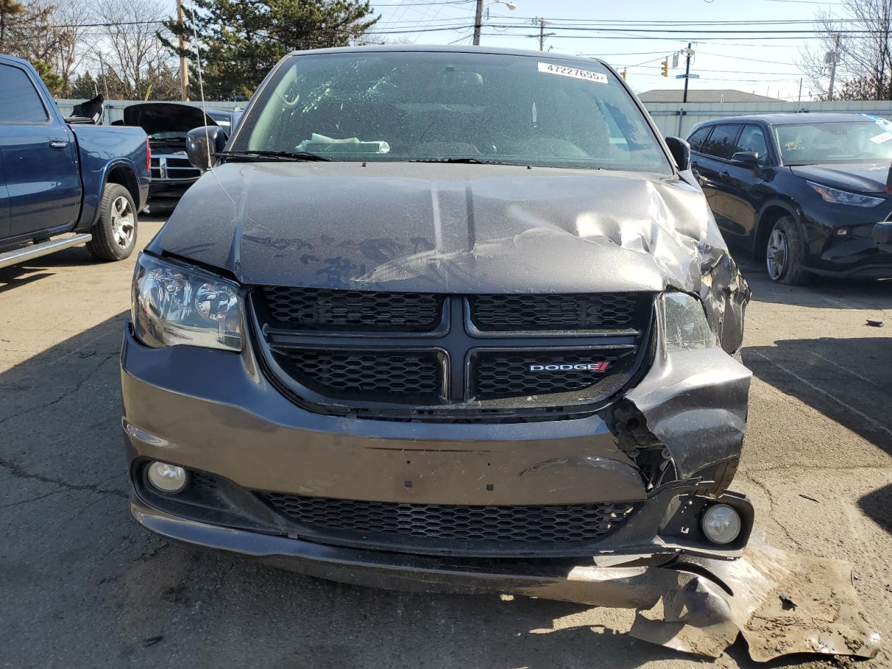 2018 Dodge Caravan VIN 2C4RDGBG9JR200199 Copart auction photo, all over damage thumbnail 5