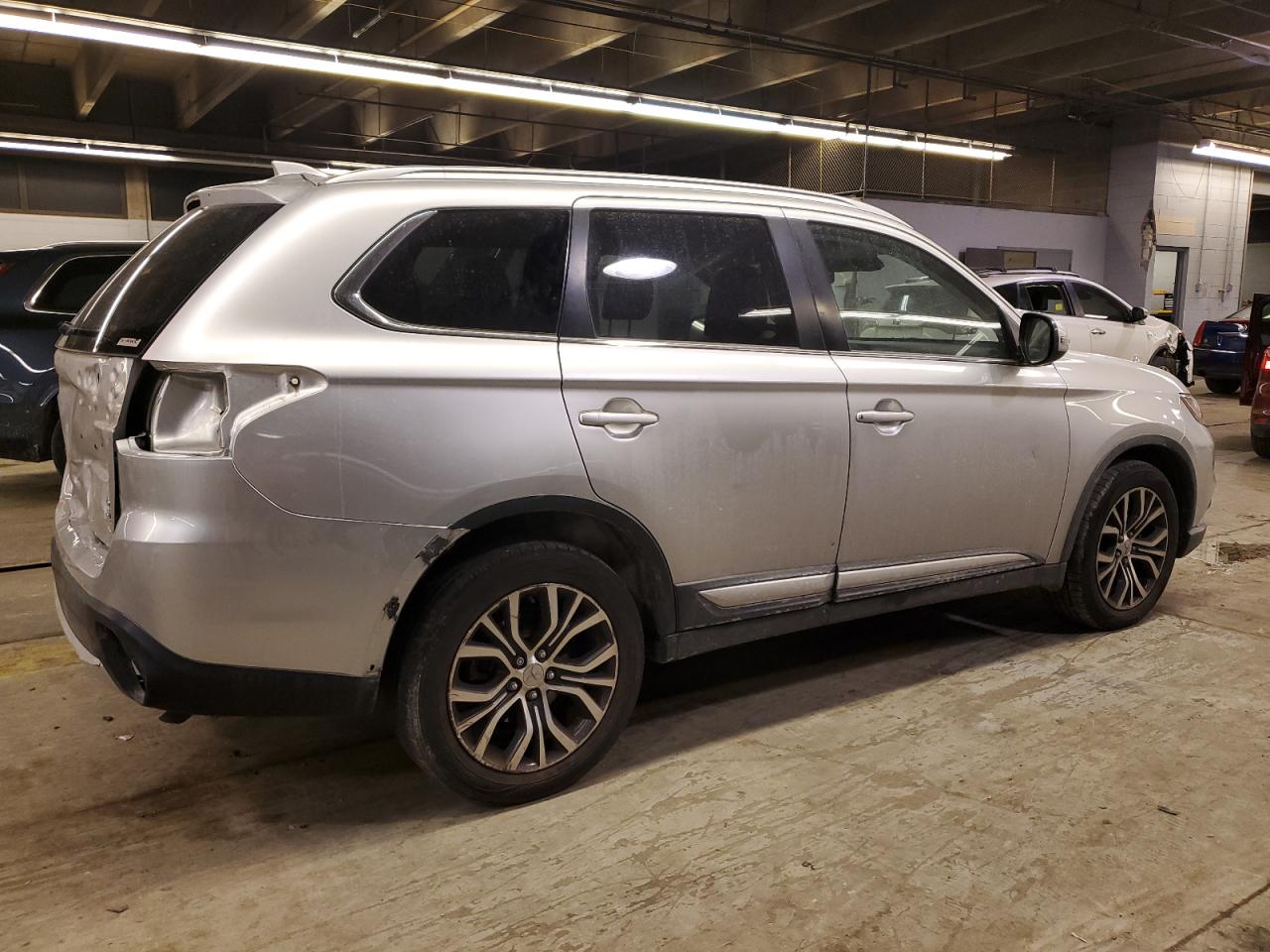 2018 Mitsubishi Outlander VIN JA4AZ3A36JZ020751 Copart auction photo, rear end damage thumbnail 3