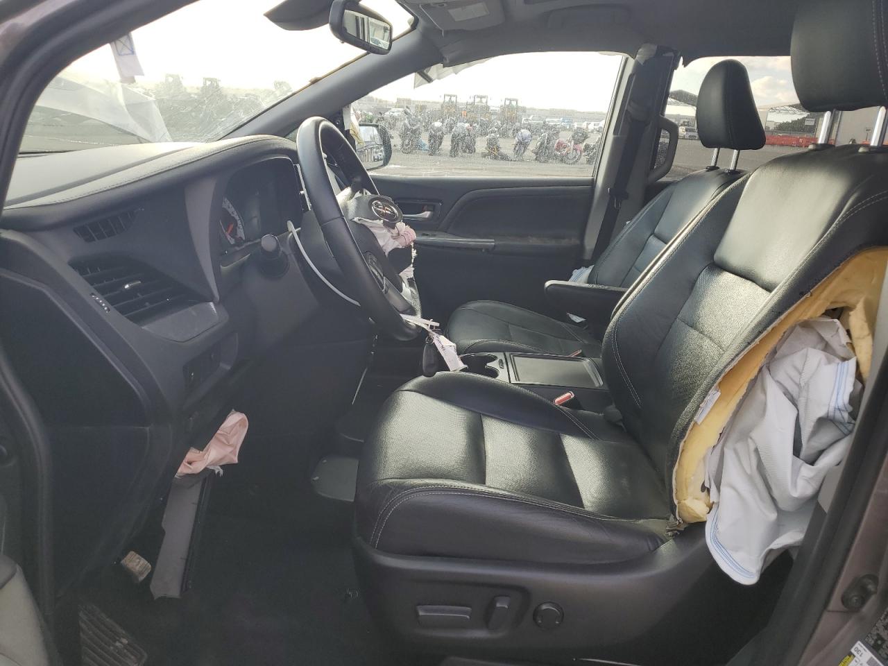 2020 Toyota Sienna VIN 5TDXZ3DC0LS062302 Copart auction photo, front end damage thumbnail 7