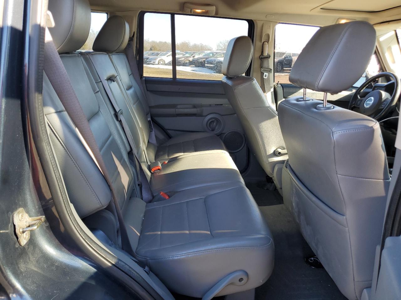 2007 Jeep Commander VIN 1J8HG48K07C674274 Copart auction photo, front end / minor dent/scratches damage thumbnail 11