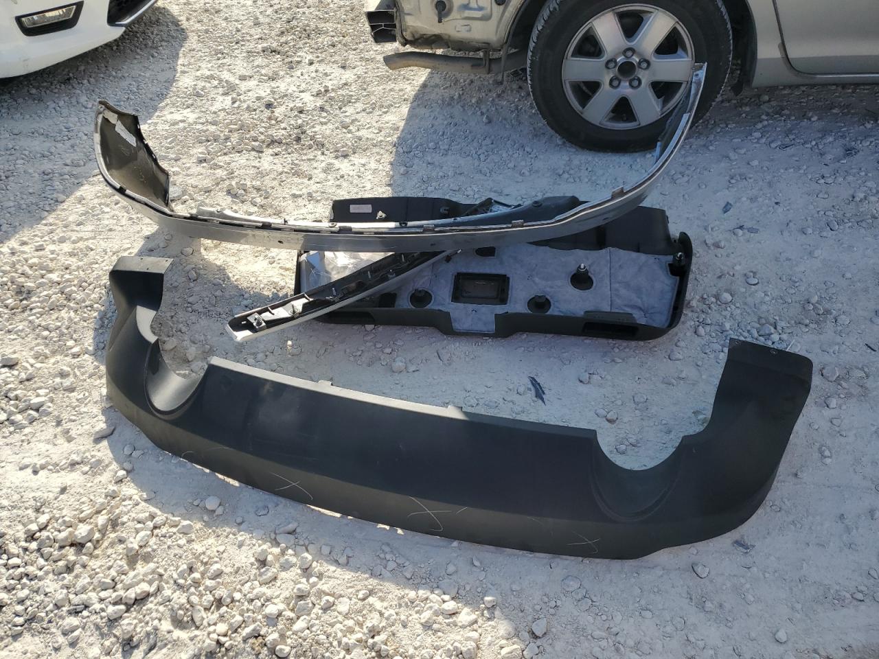 2013 Ford Edge VIN 2FMDK4GC3DBA07737 Copart auction photo, rear end / minor dent/scratches damage thumbnail 13