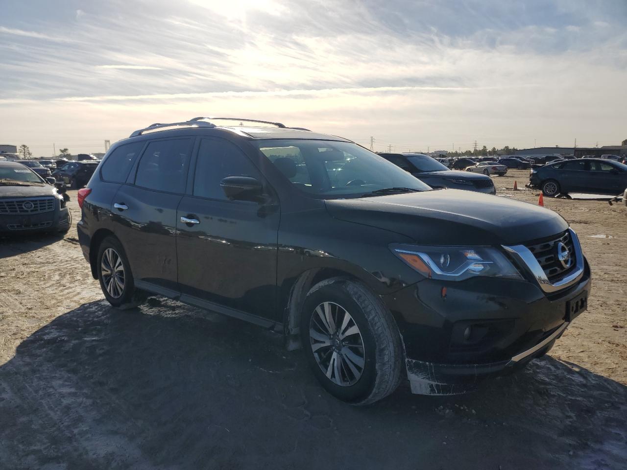 2017 Nissan Pathfinder VIN 5N1DR2MN2HC608097 Copart auction photo, minor dent/scratches damage thumbnail 4