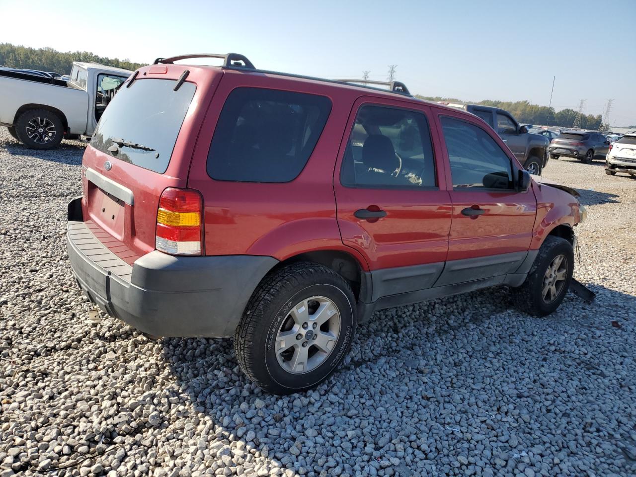 2005 Ford Escape VIN 1FMYU03155KB19844 Copart auction photo, front end / side damage thumbnail 3