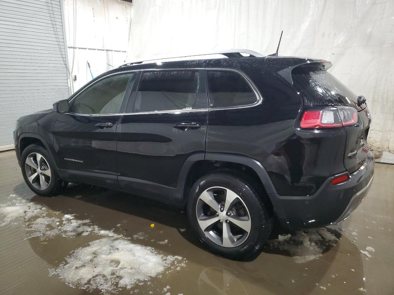 2021 Jeep Grand Cherokee VIN 1C4PJMDX8MD122100 Copart auction photo, burn - interior damage thumbnail 2