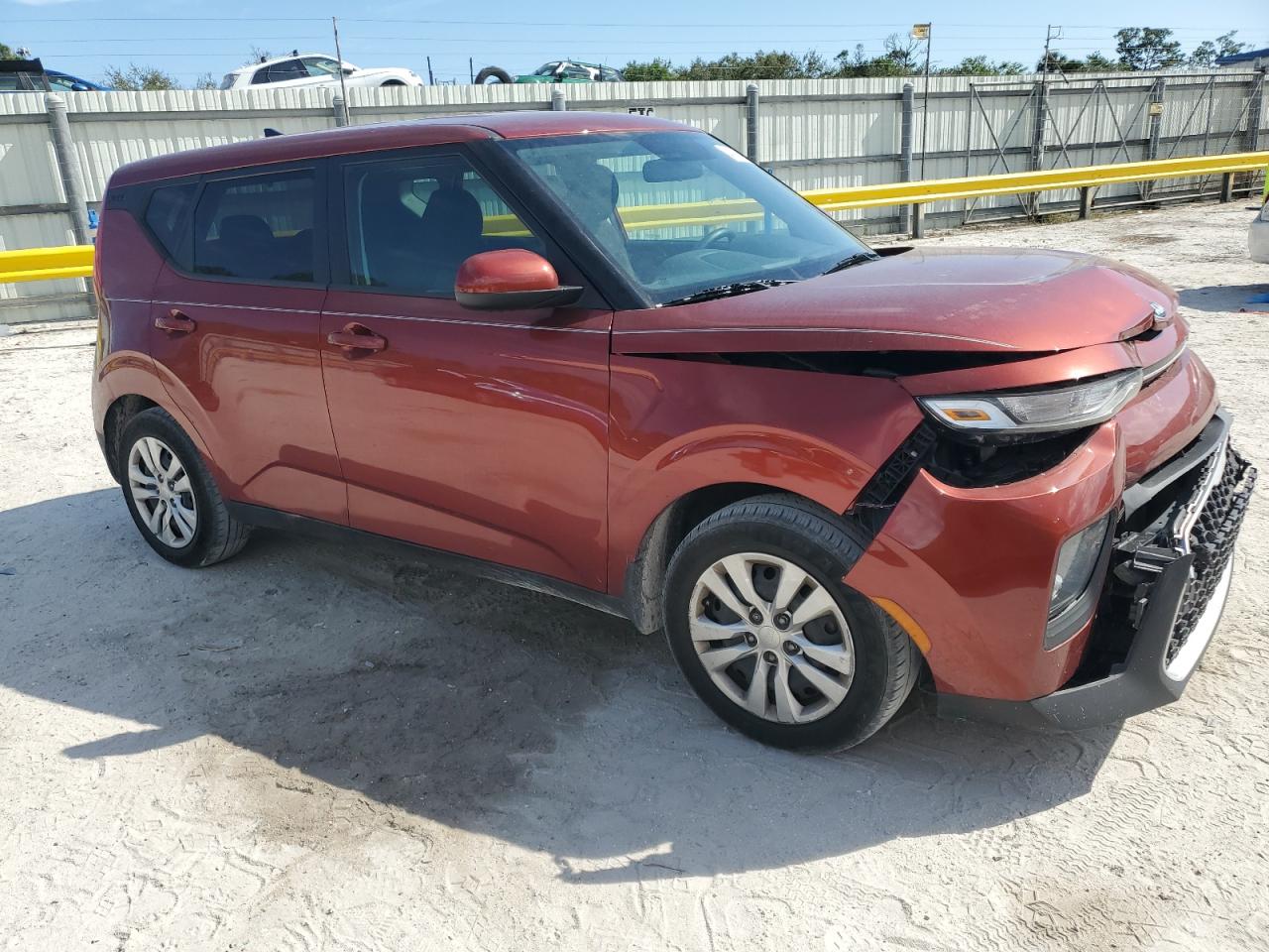 2020 KIA Soul VIN KNDJ23AU3L7096431 Copart auction photo, front end / minor dent/scratches damage thumbnail 4