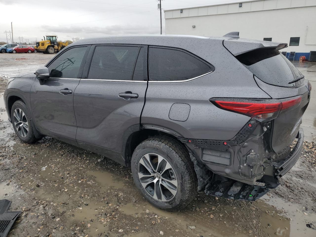 2022 Toyota Highlander VIN 5TDGZRBH4NS227658 Copart auction photo, rear end damage thumbnail 2