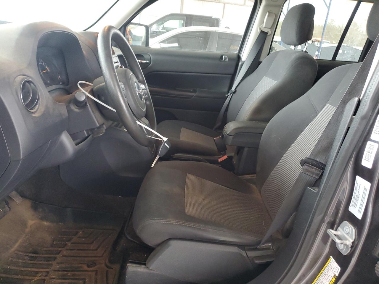 2015 Jeep Liberty (Patriot) VIN 1C4NJRBBXFD316707 Copart auction photo, front end / minor dent/scratches damage thumbnail 7