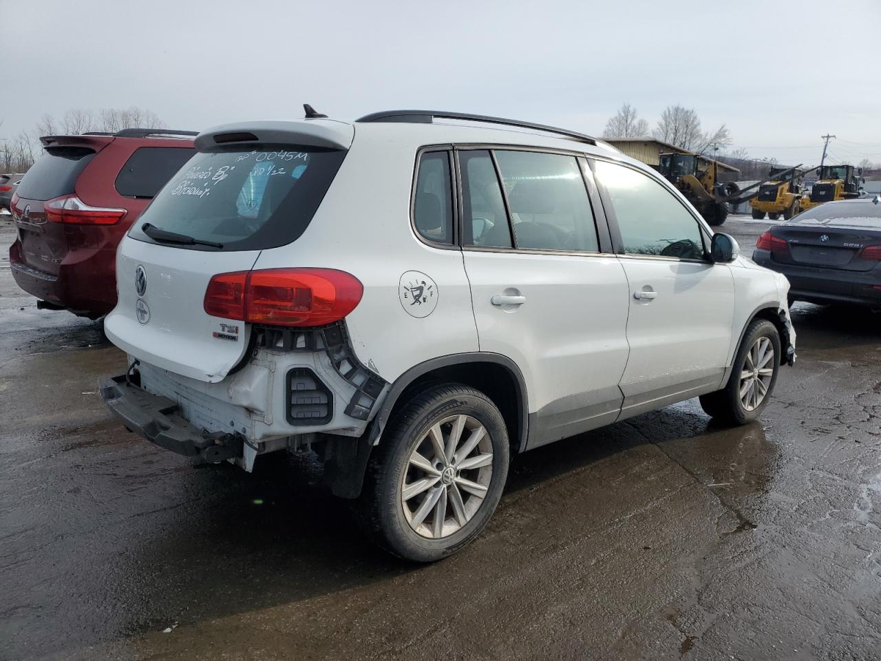 2017 Volkswagen Tiguan VIN WVGBV7AX8HK049442 Copart auction photo, all over damage thumbnail 3