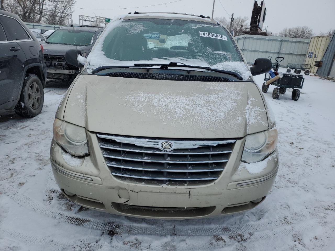 2005 Chrysler Town & Country VIN 2C8GP64L25R473914 Copart auction photo, rear end damage thumbnail 5