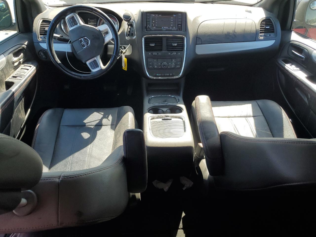 2019 Dodge Caravan VIN 2C4RDGEG3KR764962 Copart auction photo, front end / side damage thumbnail 8