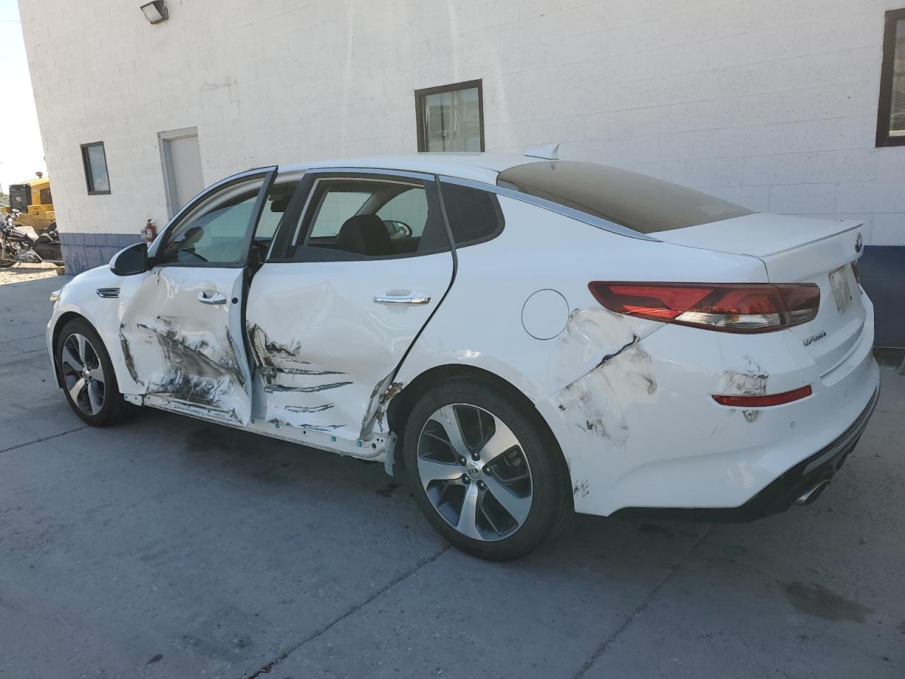 2020 KIA Optima VIN 5XXGT4L35LG397677 Copart auction photo, side / undercarriage damage thumbnail 2