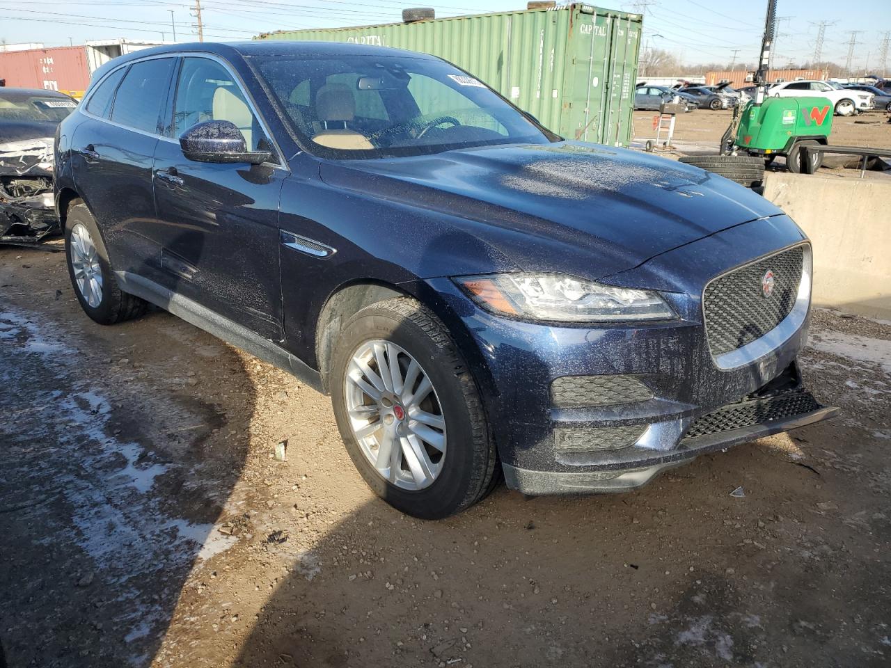 2017 Jaguar F-Pace VIN SADCK2BV8HA898384 Copart auction photo, front end / side damage thumbnail 4