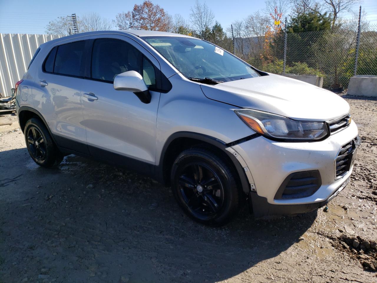 2019 Chevrolet Trax VIN 3GNCJKSB8KL306199 Copart auction photo, front end / rear end damage thumbnail 4