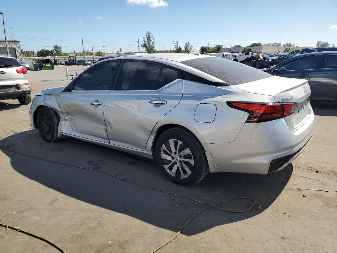 2020 Nissan Altima VIN 1N4BL4BV7LC123156 Copart auction photo, front end / side damage thumbnail 2