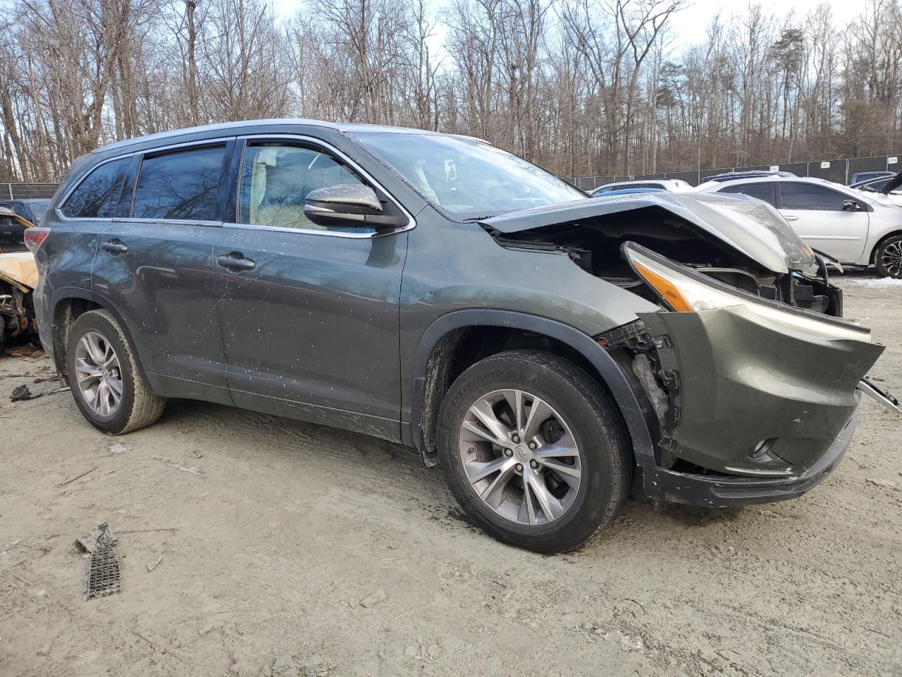 2015 Toyota Highlander VIN 5TDJKRFH1FS206661 Copart auction photo, front end damage thumbnail 4