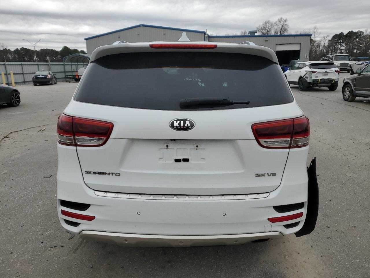 2016 KIA Sorento VIN 5XYPK4A5XGG112979 Copart auction photo, front end / rear end damage thumbnail 6