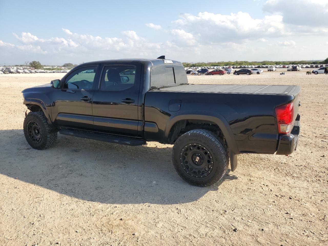 2017 Toyota Tacoma VIN 3TMDZ5BN3HM033631 Copart auction photo, front end damage thumbnail 2