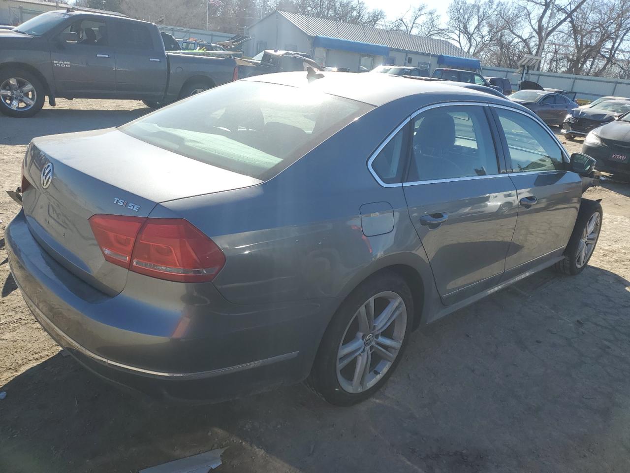 2015 Volkswagen Passat VIN 1VWBT7A3XFC037336 Copart auction photo, front end damage thumbnail 3