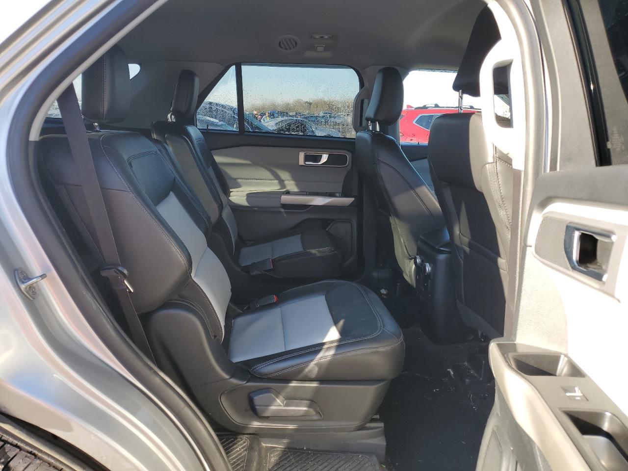 2022 Ford Explorer VIN 1FMSK8DH1NGB63249 Copart auction photo, front end / minor dent/scratches damage thumbnail 11