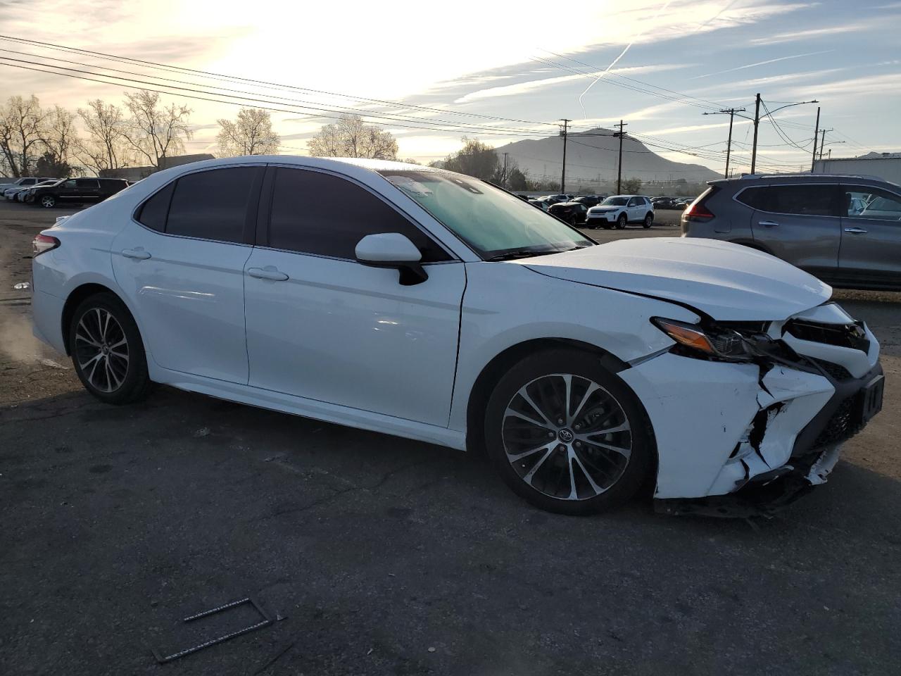 2019 Toyota Camry VIN 4T1B11HKXKU211568 Copart auction photo, front end damage thumbnail 4