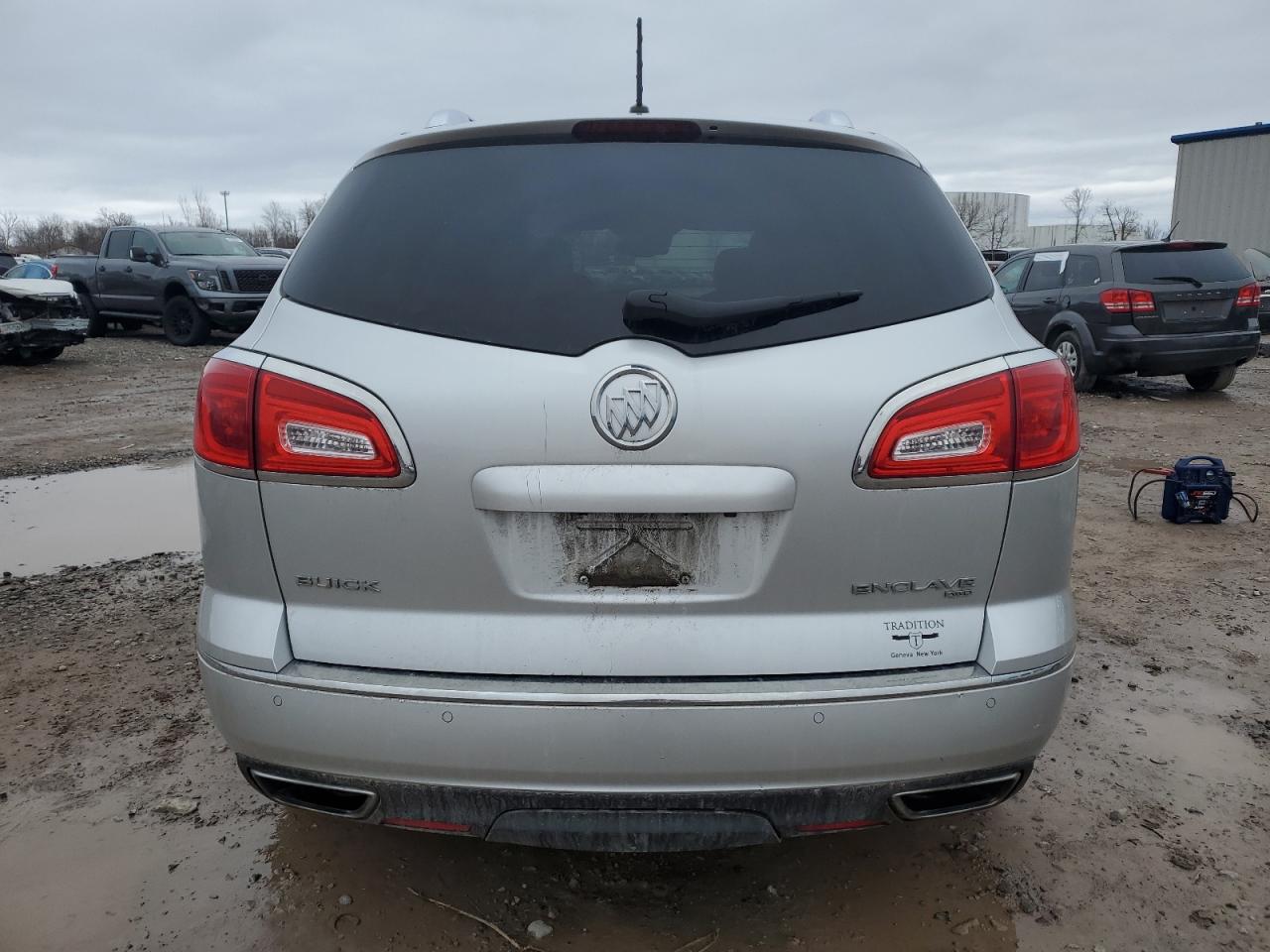 2015 Buick Enclave VIN 5GAKVCKD8FJ157002 Copart auction photo, front end / minor dent/scratches damage thumbnail 6