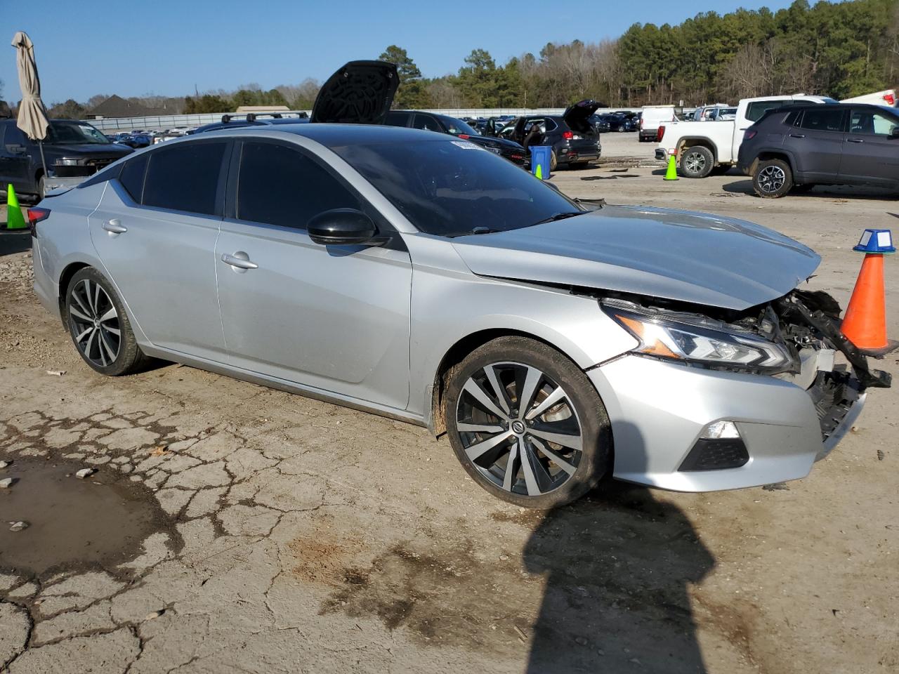 2020 Nissan Altima VIN 1N4BL4CV0LN311231 Copart auction photo, front end / minor dent/scratches damage thumbnail 4