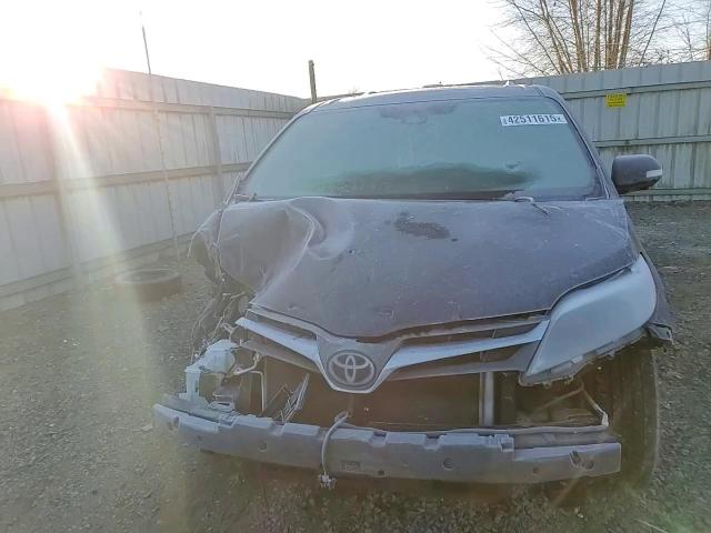 2019 Toyota Sienna VIN 5TDDZ3DC1KS215979 Copart auction photo, undercarriage / front end damage thumbnail 12