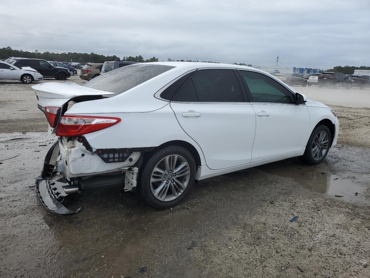 2015 Toyota Camry VIN 4T1BF1FK7FU035489 Copart auction photo, rear end damage thumbnail 3