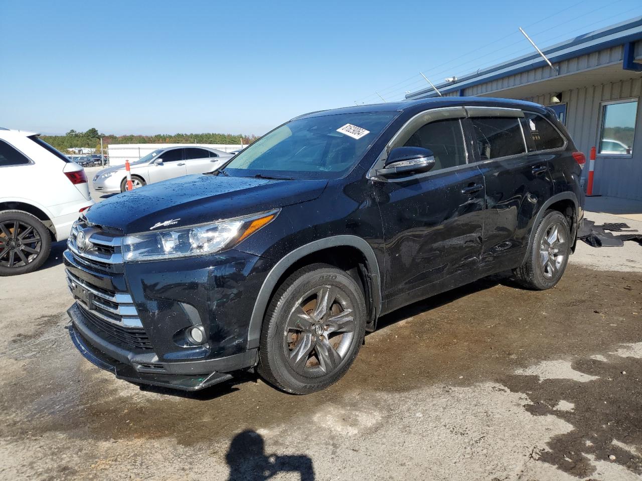 2018 Toyota Highlander VIN 5TDDZRFH1JS822197