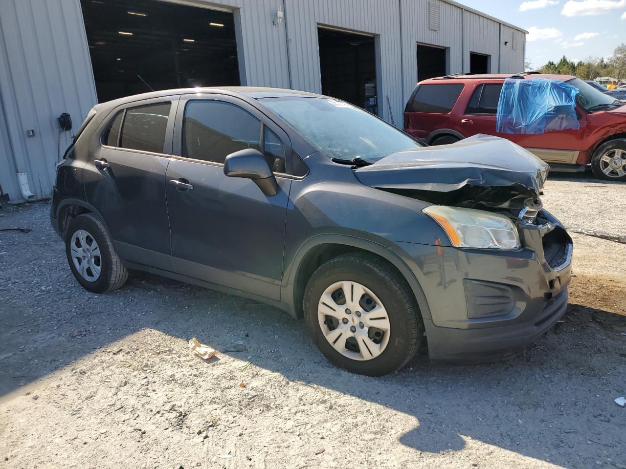 2016 Chevrolet Trax VIN 3GNCJKSB7GL142810 Copart auction photo, front end / rear end damage thumbnail 4